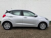 Gebraucht Hyundai i10 100 PS (73 kW) 2021 Silber Kleinwagen