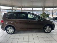 Gebraucht VW Touran Highline 150 PS (110 kW) 2016 Braun Van / Kleinbus