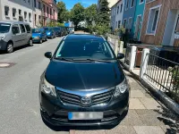 Gebraucht Toyota Avensis 124 PS (91 kW) 2012 Schwarz Kombi