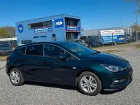 Gebraucht Opel Astra Dynamic 105 PS (77 kW) 2017 Grün Limousine