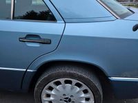 Gebraucht Mercedes E230 1991 Blau Limousine