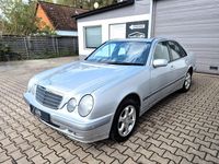 Gebraucht Mercedes E240 Classic 170 PS (125 kW) 2001 Silber Limousine