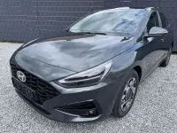 Neu Hyundai i30 116 PS (85 kW) 2026 Cypress green Limousine