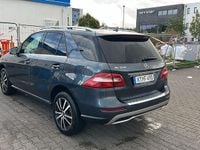 Gebraucht Mercedes ML350 258 PS (189 kW) 2013 Blau SUV