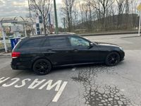 gebraucht Mercedes E250 mit wenig KM !