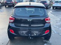 Gebraucht Hyundai i10 67 PS (49 kW) 2014 Schwarz Kleinwagen