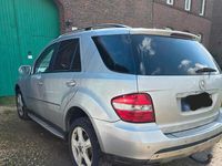Gebraucht Mercedes ML320 224 PS (164 kW) 2008 Silber SUV