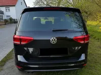 Gebraucht VW Touran Comfortline 150 PS (110 kW) 2018 Schwarz Van / Kleinbus