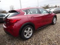 Gebraucht Infiniti Q30 109 PS (80 kW) 2017 Rot Limousine