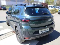 Neu Dacia Sandero Extreme 122 PS (89 kW) 2026 Grün Limousine