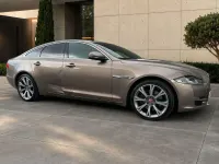 Gebraucht Jaguar XJ 300 PS (220 kW) 2016 Gold Limousine