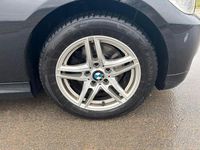 Gebraucht BMW 320 184 PS (135 kW) 2012 Schwarz Kombi