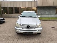Gebraucht Mercedes ML270 163 PS (119 kW) 2003 Silber SUV