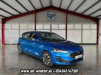Gebraucht Ford Focus Titanium 125 PS (91 kW) 2023 Desert island blue Limousine