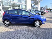 Gebraucht Ford Fiesta Trend 82 PS (60 kW) 2016 Blau Kleinwagen