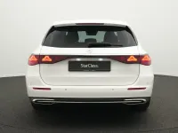 Gebraucht Mercedes E200 204 PS (150 kW) 2025 Weiß Kombi