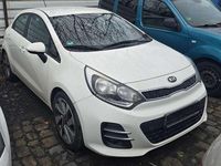 Gebraucht Kia Rio Edition 7 84 PS (61 kW) 2016 Weiß Limousine
