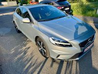 Gebraucht Volvo V40 122 PS (89 kW) 2019 Silber Limousine