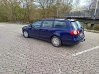 Gebraucht VW Passat 140 PS (102 kW) 2009 Blau Kombi