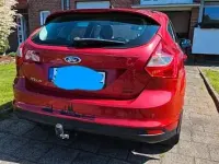 Gebraucht Ford Focus Ambiente 105 PS (77 kW) 2011 Rot Limousine