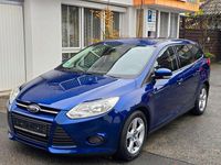 Gebraucht Ford Focus Trend 101 PS (74 kW) 2014 Blau Kombi
