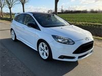 Gebraucht Ford Focus ST 250 PS (183 kW) 2014 Weiß Limousine