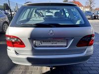 Gebraucht Mercedes E320 Avantgarde 224 PS (164 kW) 2006 Silber/grau (metallic) Kombi