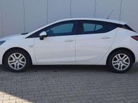 Gebraucht Opel Astra Dynamic 105 PS (77 kW) 2016 Weiß Limousine