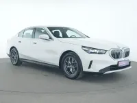 Gebraucht BMW 520 Sport Line 190 PS (139 kW) 2025 Alpinweiss Limousine