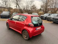 Gebraucht Toyota Aygo 68 PS (50 kW) 2011 Rot Kleinwagen