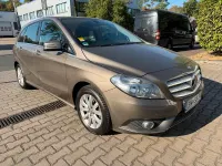 Gebraucht Mercedes B180 122 PS (89 kW) 2013 Gold Kleinwagen