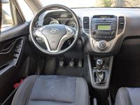Gebraucht Hyundai ix20 90 PS (66 kW) 2012 Grau Kleinwagen