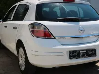 Gebraucht Opel Astra Edition 140 PS (102 kW) 2009 Weiß Limousine