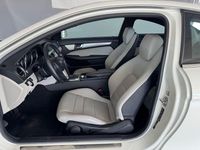 Gebraucht Mercedes C220 170 PS (125 kW) 2011 Weiß Coupé
