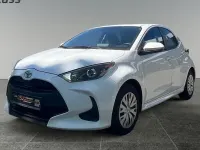 Gebraucht Toyota Yaris Basis 72 PS (52 kW) 2023 Schneeweiß Kleinwagen
