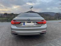Gebraucht BMW 730 265 PS (194 kW) 2016 Grau Limousine