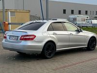 Gebraucht Mercedes E220 170 PS (125 kW) 2011 Silber Limousine
