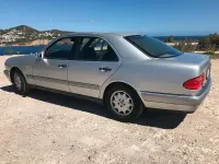 Second-hand Mercedes E200 136 CP (100 kW) 1997 Gri Berlinǎ