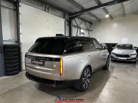 Gebraucht Land Rover Range Rover 400 PS (294 kW) 2023 Braun SUV