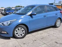 Gebraucht Hyundai i20 Classic 84 PS (61 kW) 2018 Morning blue / sol Kleinwagen