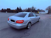 Gebraucht Mercedes E200 136 PS (100 kW) 2011 Silber Limousine