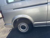 Gebraucht VW T5 131 PS (96 kW) 2004 Silber Van