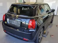 Gebraucht Mini Cooper SE 135 kW (184 PS) 2023 Schwarz Kleinwagen