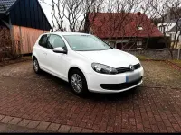 Gebraucht VW Golf VII 75 PS (55 kW) 2012 Weiß Limousine