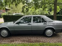 Gebraucht Mercedes 190 118 PS (86 kW) 1990 Grau Limousine