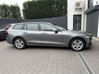 Gebraucht Volvo V60 Momentum 197 PS (144 kW) 2021 Grau Kombi