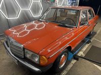 Gebraucht Mercedes E230 109 PS (80 kW) 1981 Orange Limousine