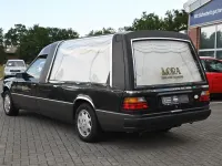Gebraucht Mercedes E230 132 PS (97 kW) 1992 Schwarz