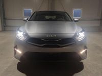 Gebraucht Kia Ceed 101 PS (74 kW) 2024 Lunargrau metallic Kleinwagen