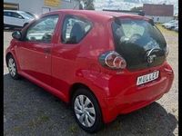 Gebraucht Toyota Aygo Basis 68 PS (50 kW) 2014 Rot Kleinwagen